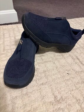 Lands’ End Navy Zip Slip-Ons | Comfort Sole